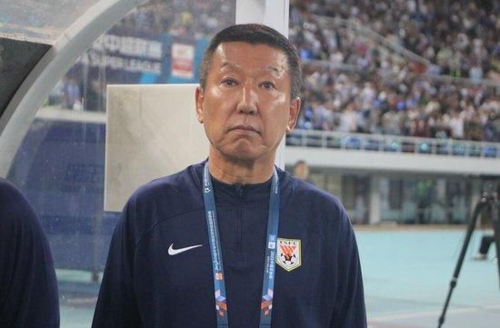 图为：荣获终身成就奖的老演员唐纳德·萨瑟兰。